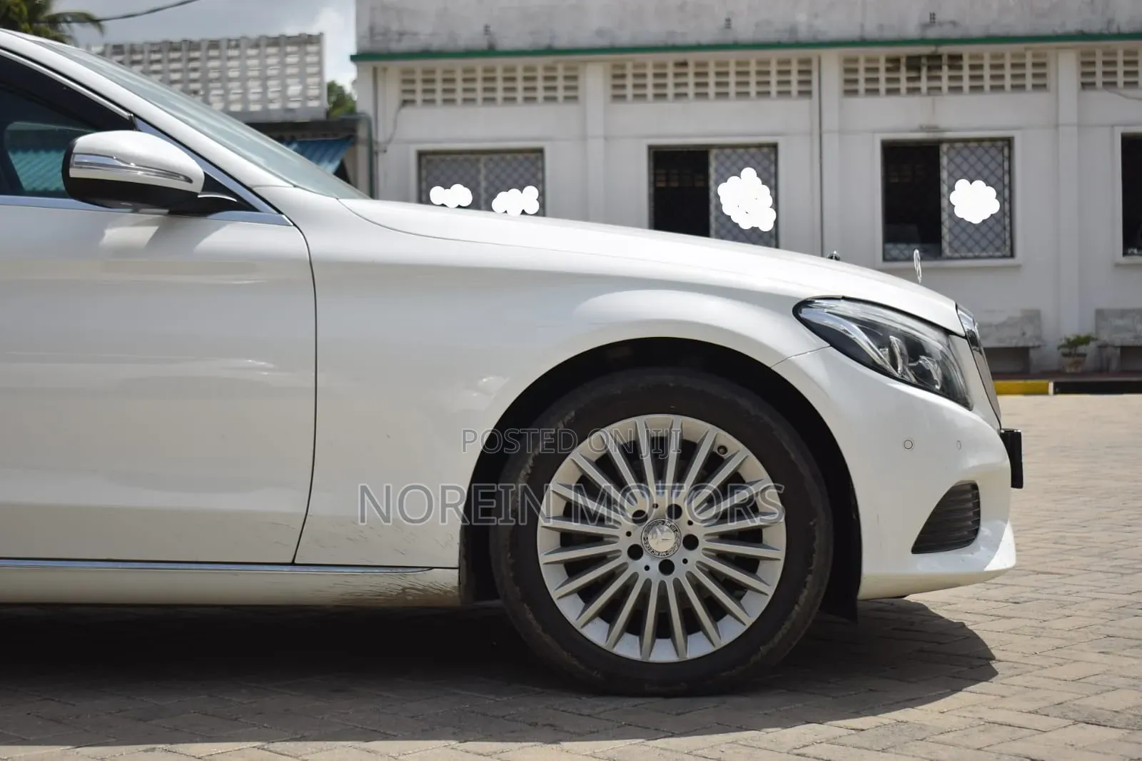 Mercedes-Benz C200 2015 Off white