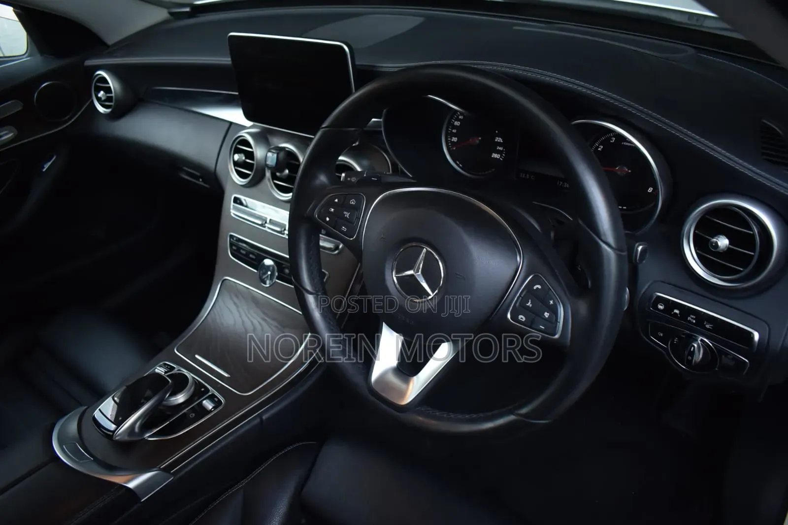 Mercedes-Benz C200 2015 Off white