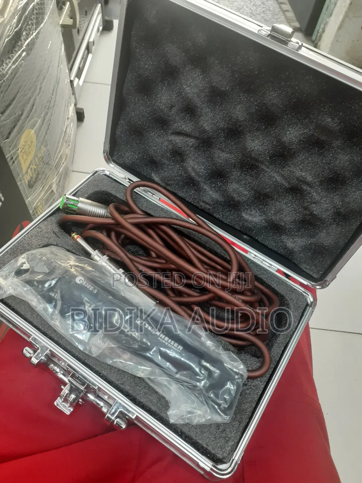 Sennheiser E838