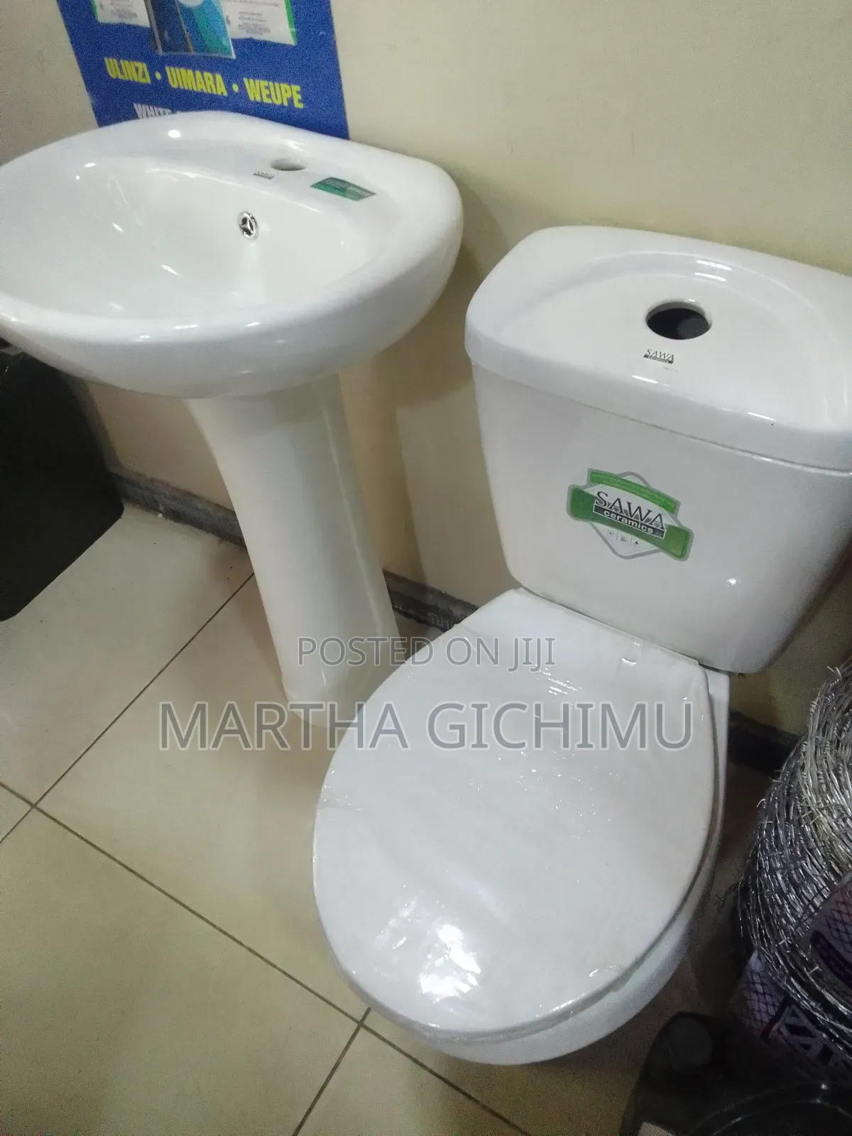 Close Couple Toilet Set