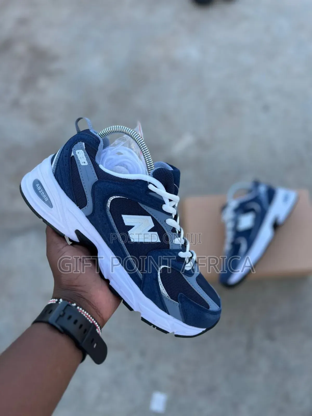 Navy Blue New Balance 530 Unisex Sneakers