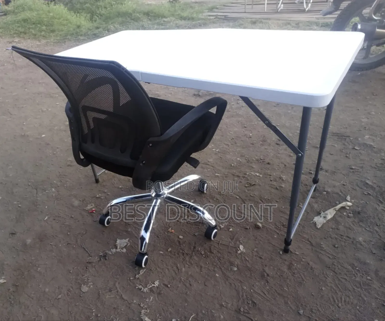White Foldable Table and Chair