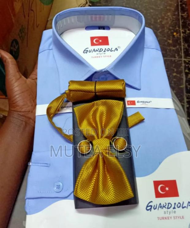 Gold Normal Bowtie Sets. - main view