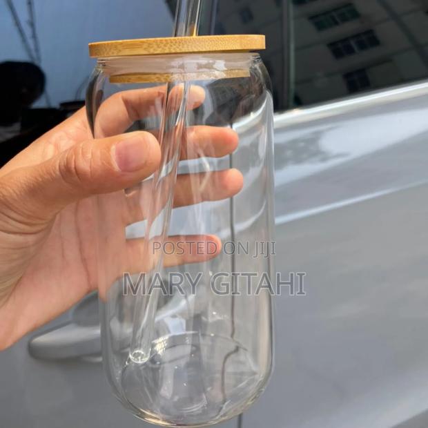 Glass Cup With Lid and Straw at 