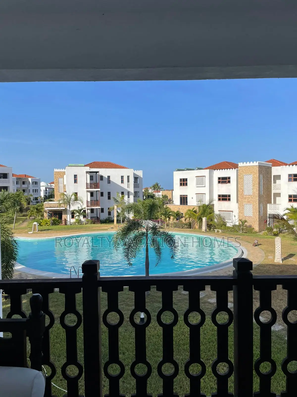 2 Br Beach Airbnb Apartment at Sultan Palace, Kikambala