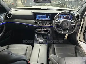 Mercedes-Benz E63 2017 Off white