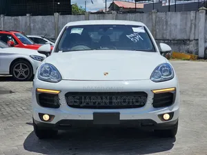 Porsche Cayenne Platinum Edition AWD 2017 Pearl