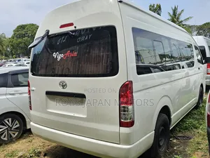 Toyota HiAce 2018 White