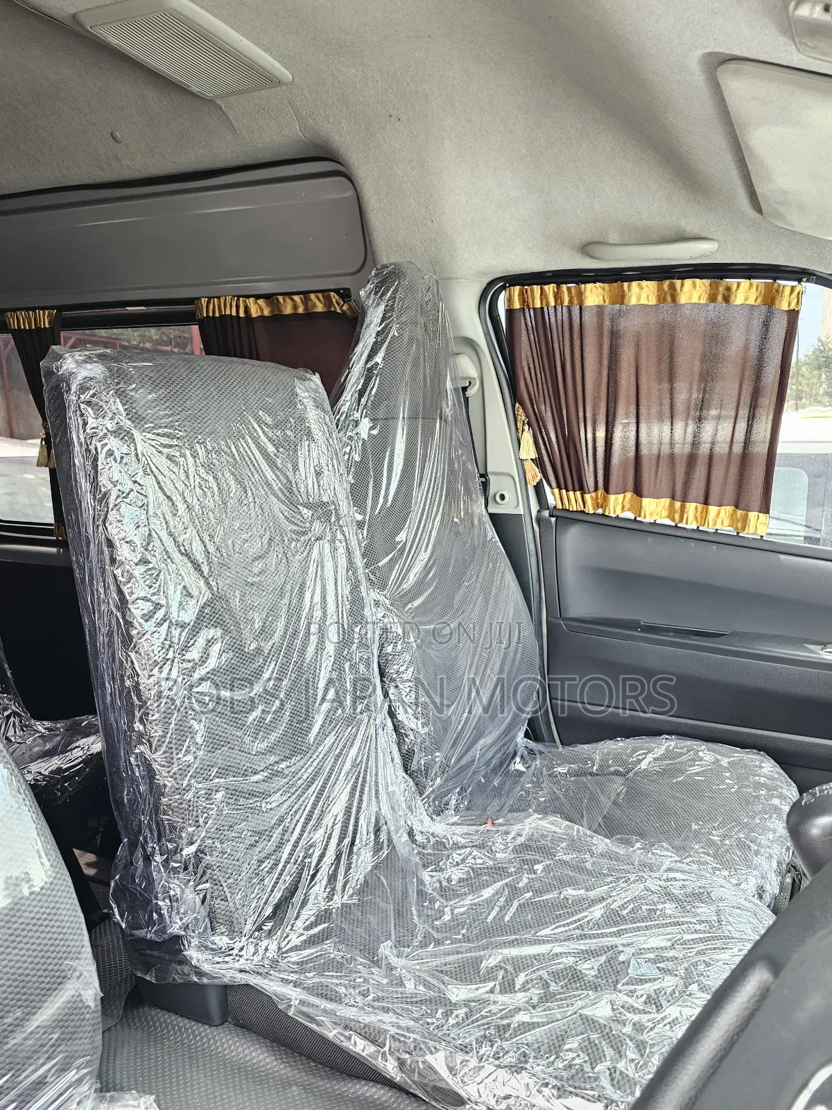 Toyota Regius 2018 Silver