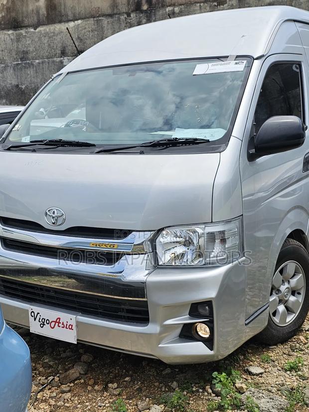 Toyota Regius 2018 Silver - thumbnail 7