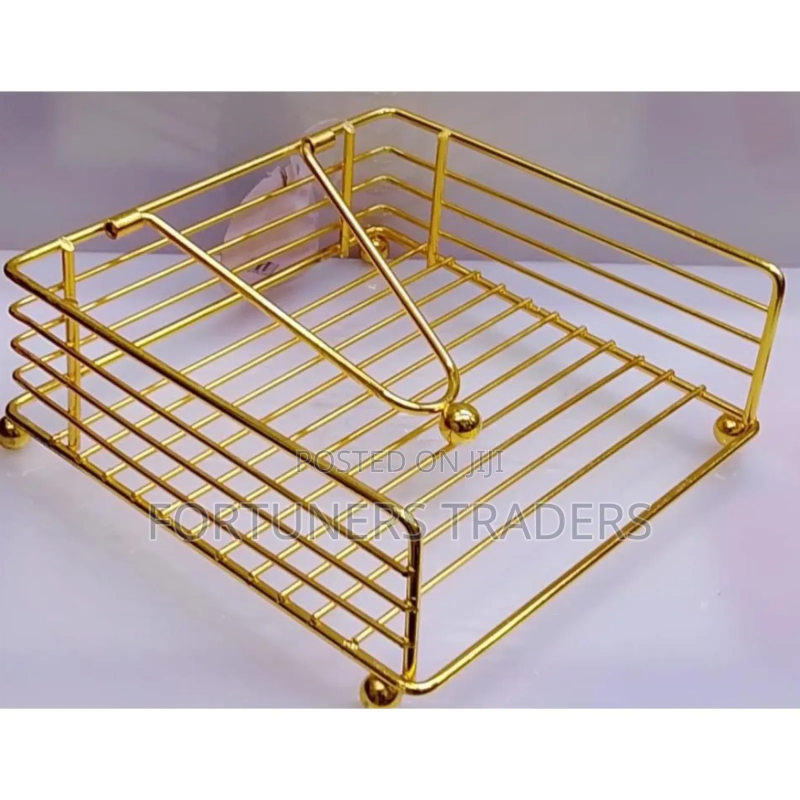 Servitte Holder 
Gold in Colour