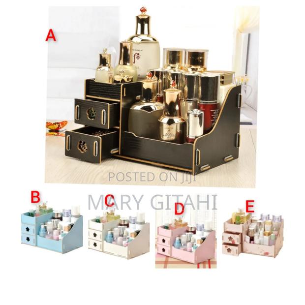 Hoomal Wooden Make Up Organizer
