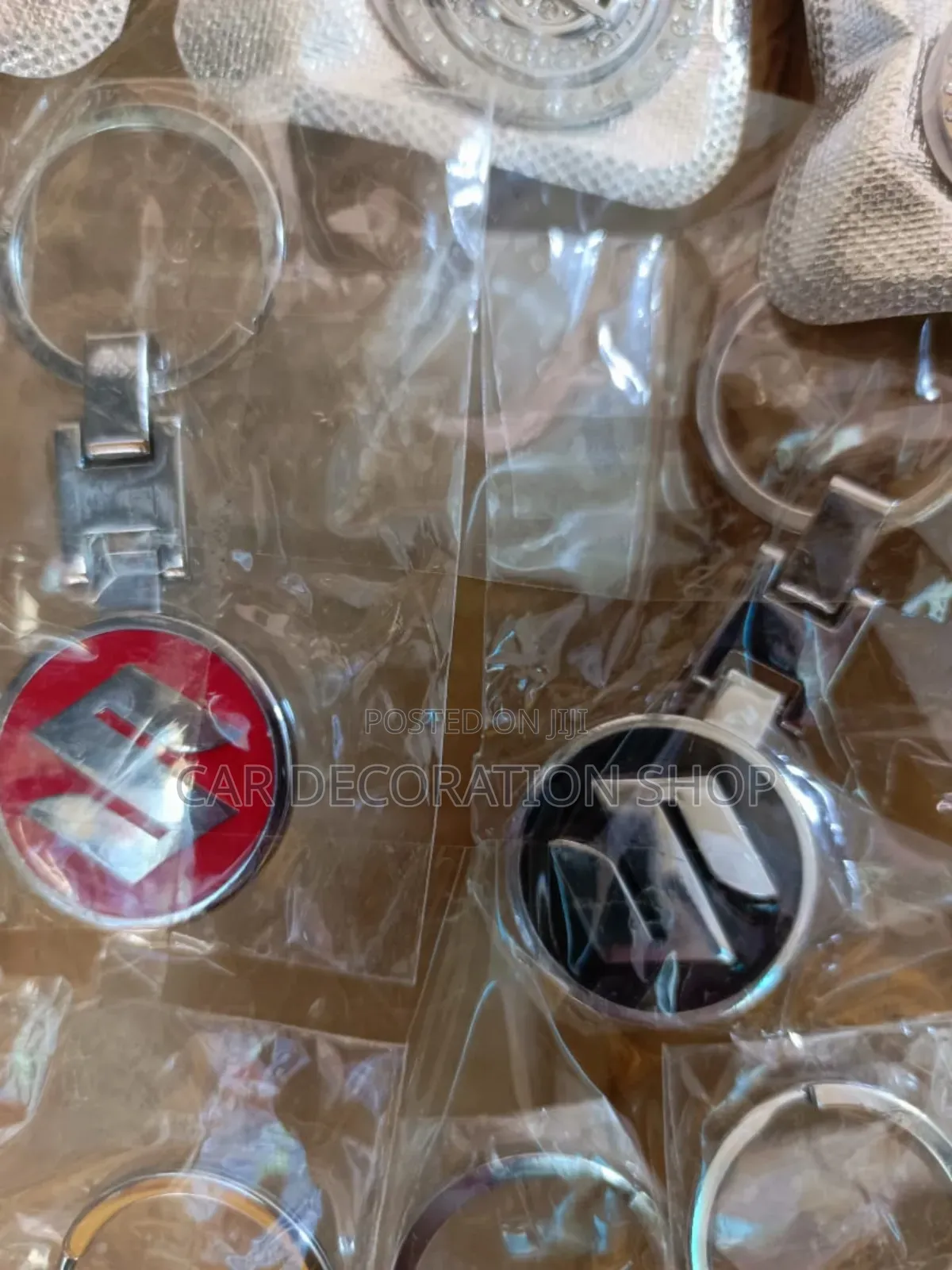 Suzuki Key Metallic Holder in Red in Black