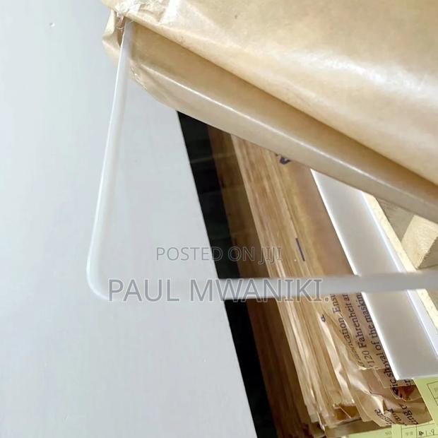Perspex Acrylic Sheet - thumbnail 2