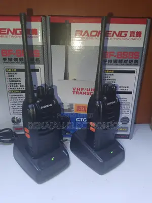 Walkie Talkie 888s With Earphones And Charger