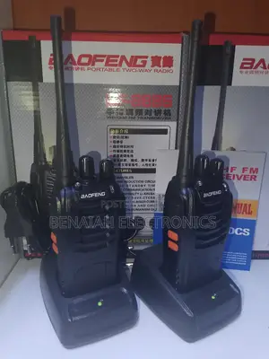 Walkie Talkie 888s With Earphones And Charger
