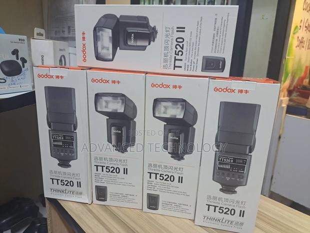Godox Tt 520 Flash With Trigger - main view