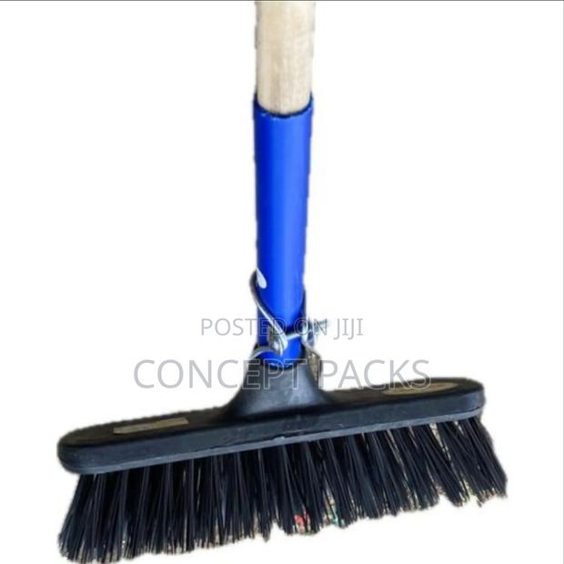 Teepee Fitted Bass Broom With Reinforced Handle