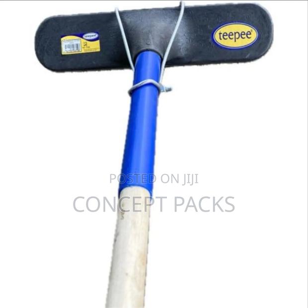 Teepee Fitted Bass Broom With Reinforced Handle - thumbnail 3