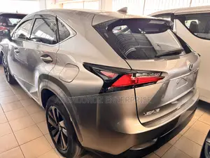 Lexus NX 300h Base 4x4 (2.5L 4cyl 2A) 2017 Gold