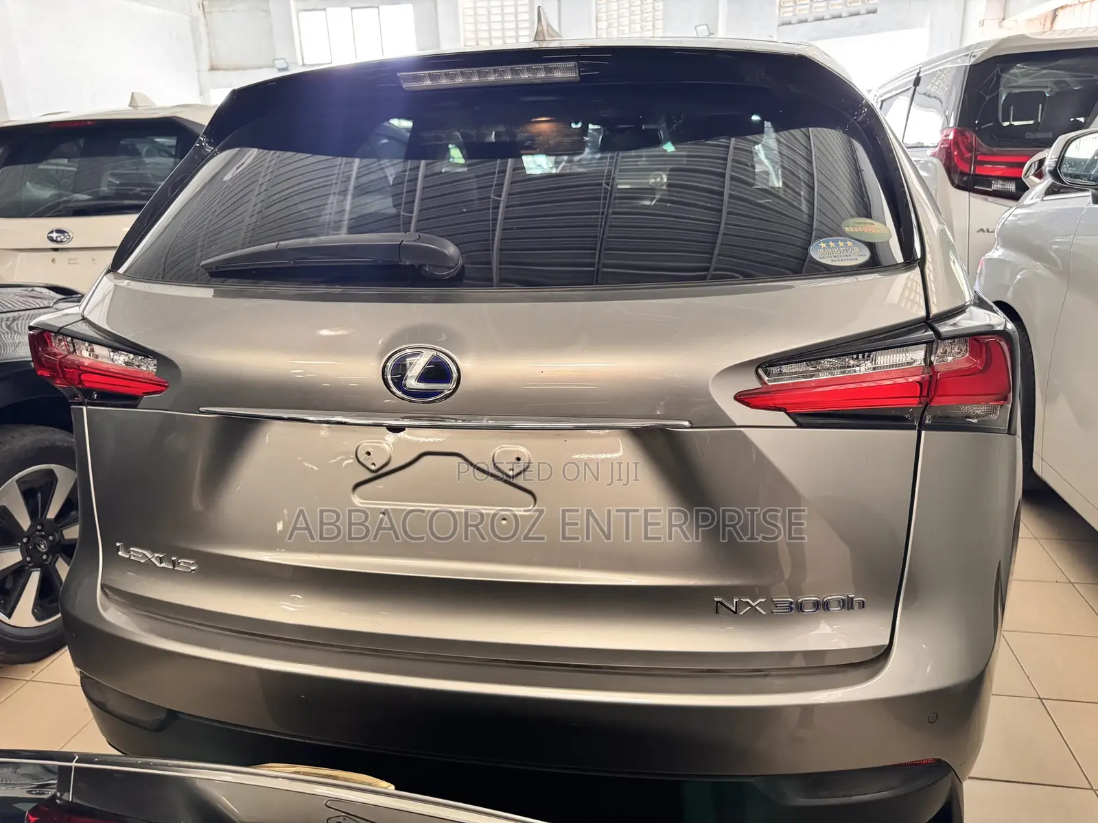 Lexus NX 300h Base 4x4 (2.5L 4cyl 2A) 2017 Gold