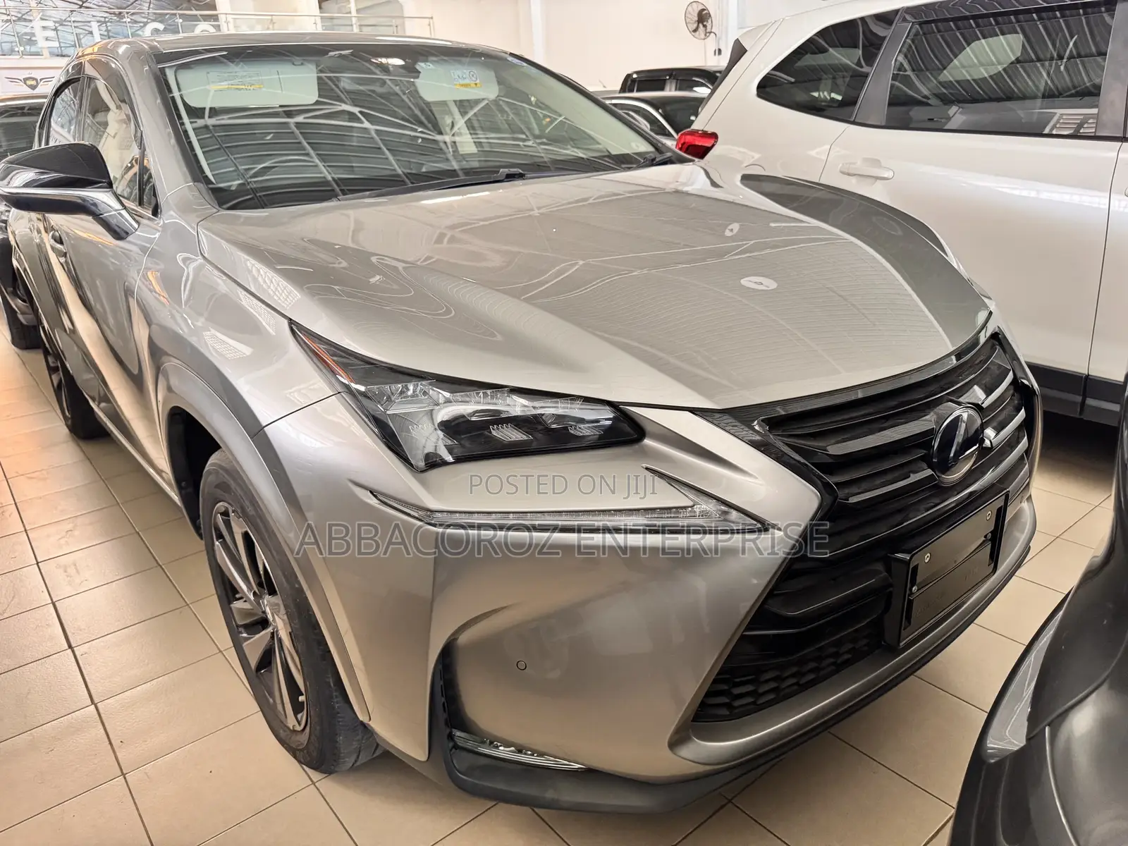 Lexus NX 300h Base 4x4 (2.5L 4cyl 2A) 2017 Gold