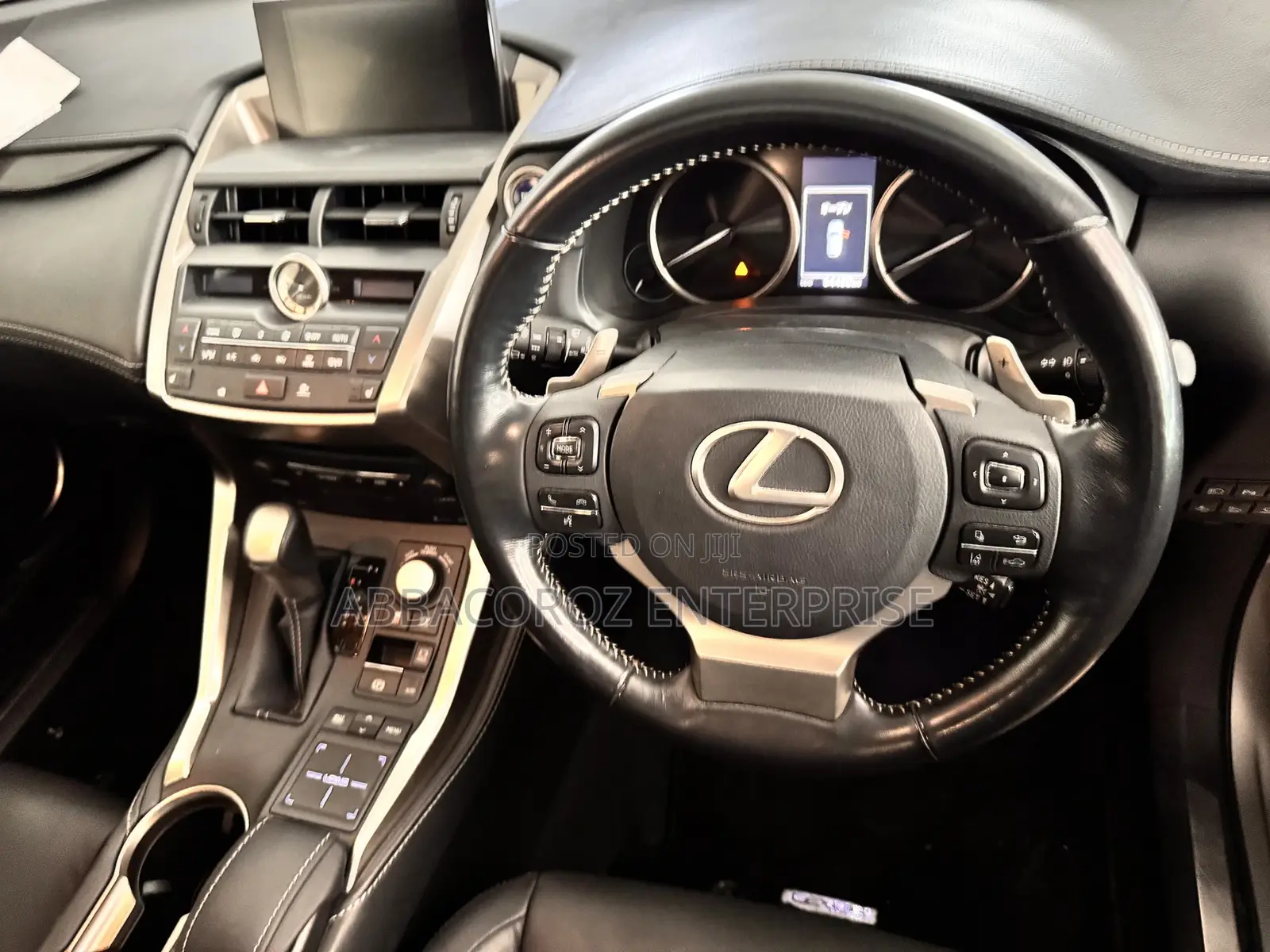 Lexus NX 300h Base 4x4 (2.5L 4cyl 2A) 2017 Gold