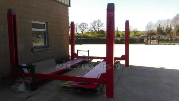 Four Post Car Lift