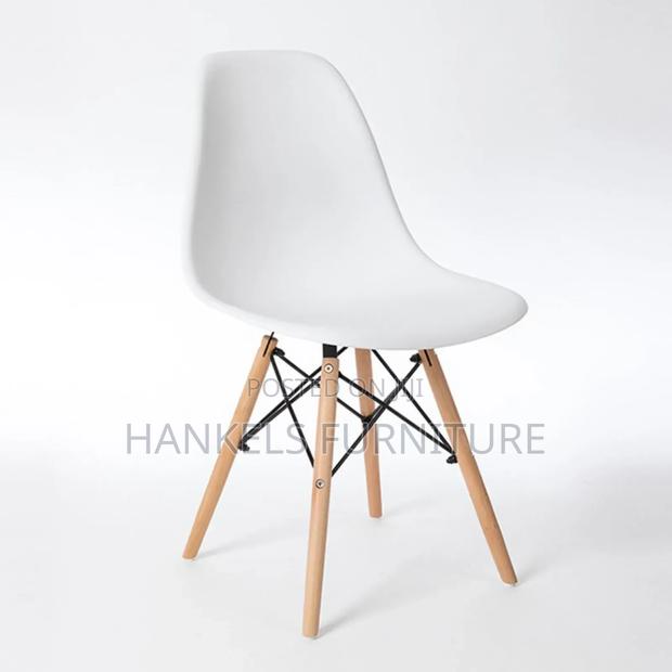 Adults Eames Chair - main view