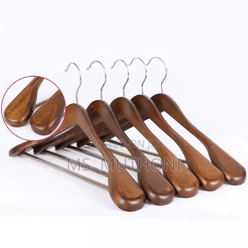 Wide Wooden Hangers Glossy Finish Non Slip Wooden Hangers*