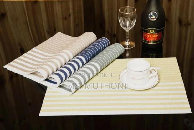 6 Woven PVC Table Mat