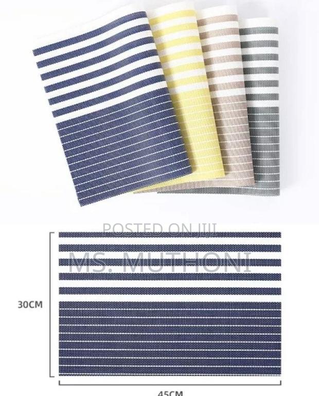 6 Woven PVC Table Mat - thumbnail 2