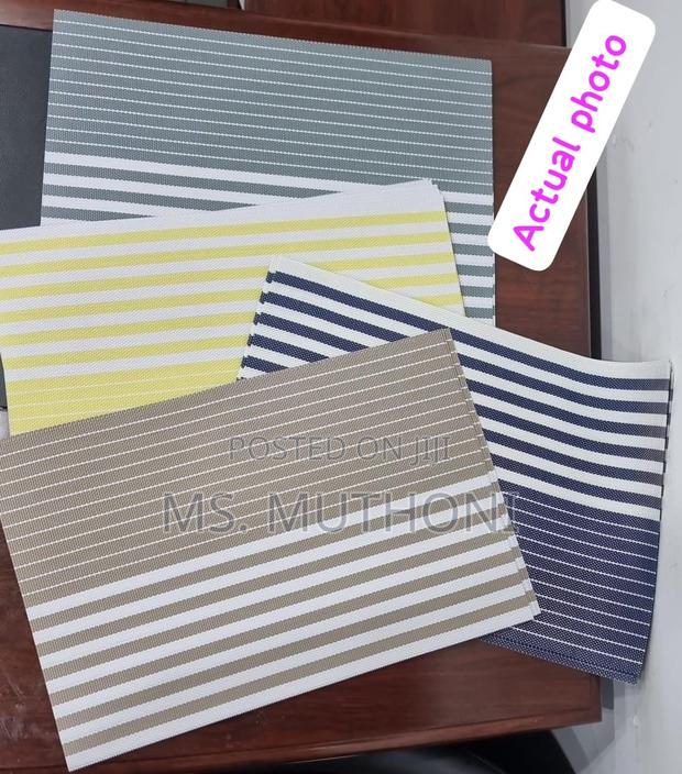 6 Woven PVC Table Mat - thumbnail 3