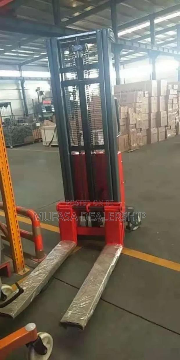 Semi Electric Stacker - thumbnail 3