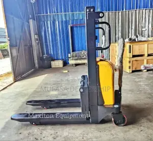 Store Semi Electric Stacker