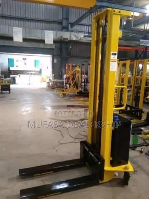 Hydraulic Semi Electric Stacker - main view