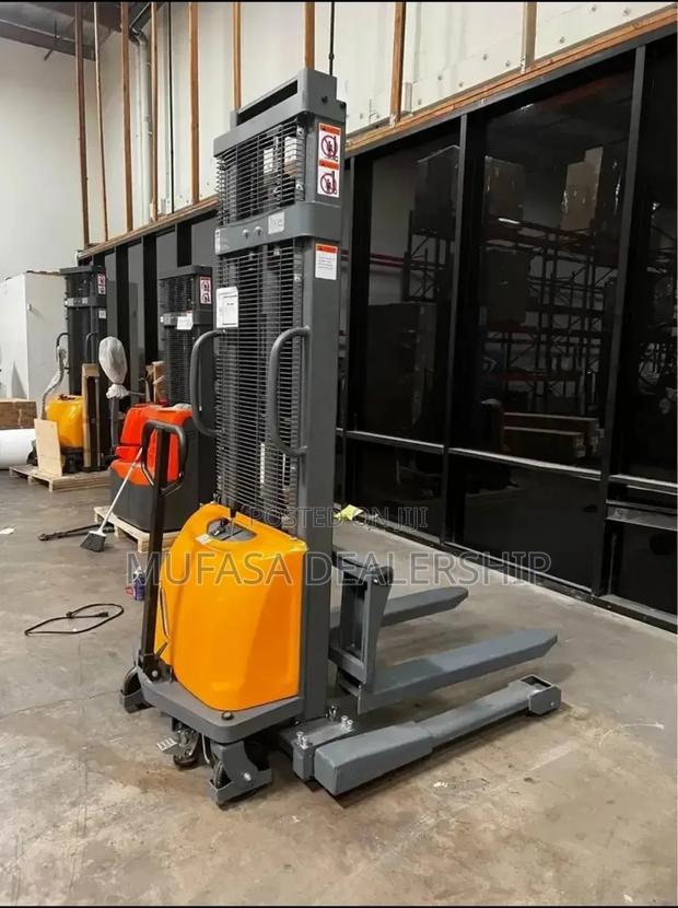 Long-Lasting Semi Electric Stacker - main view