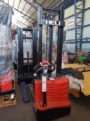 Heli Semi Electric Stacker - thumbnail 2