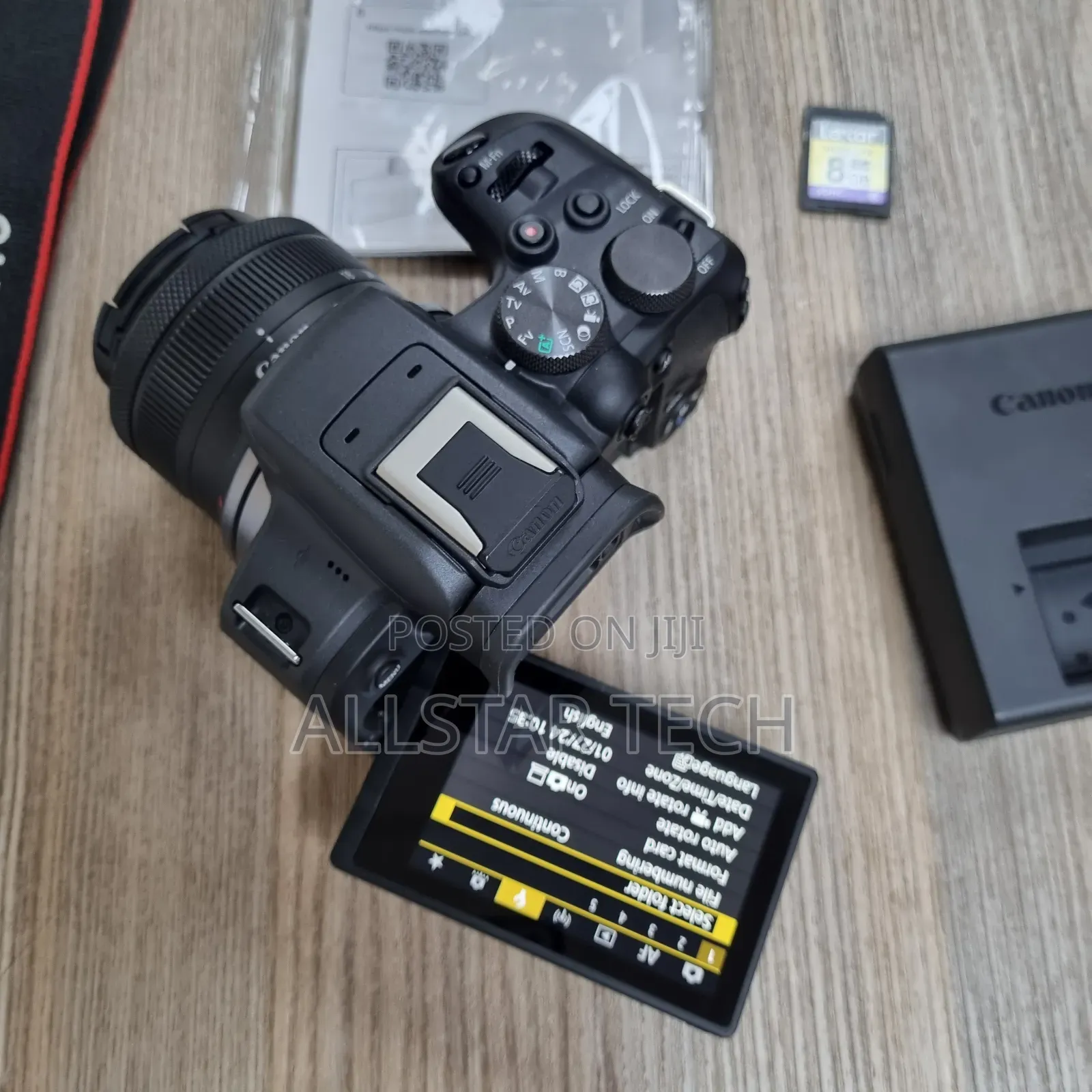 Canon EOS R10 Mirrorless Camera With 18-45mm Lens