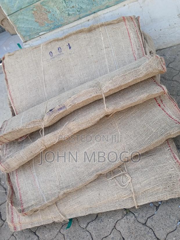 Hesian Cloth For Construction-column Curing - thumbnail 2