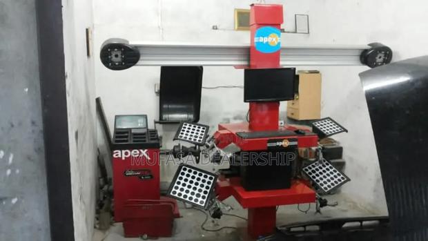 Vehicle Wheel Alignment Machine