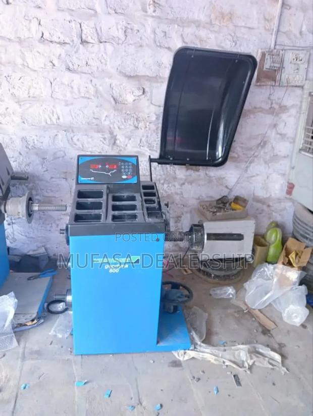Goody Wheel Balancer Machine - main view