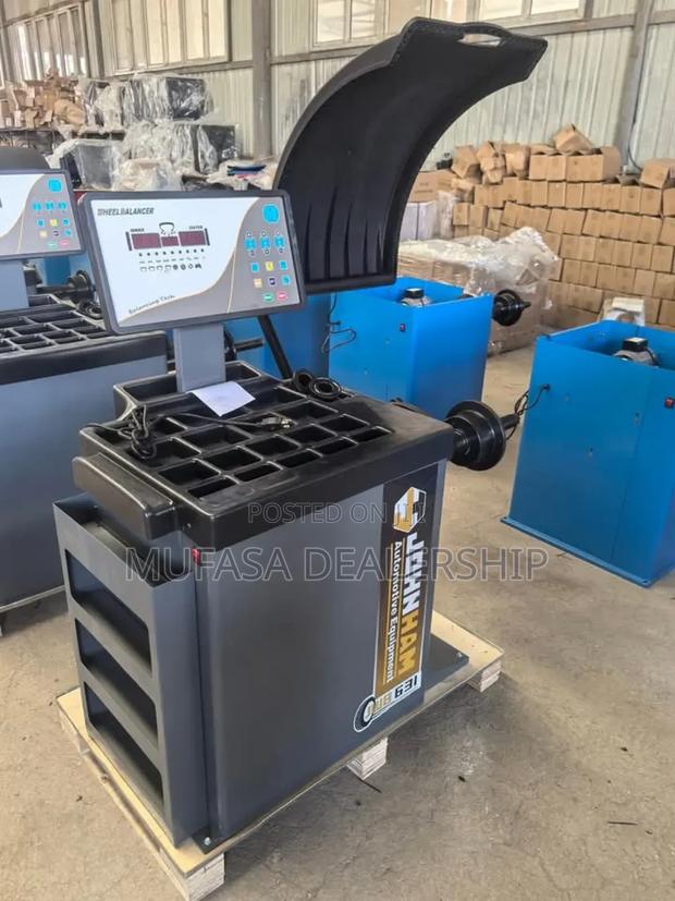 Automotive Wheel Balancer Machine - main view