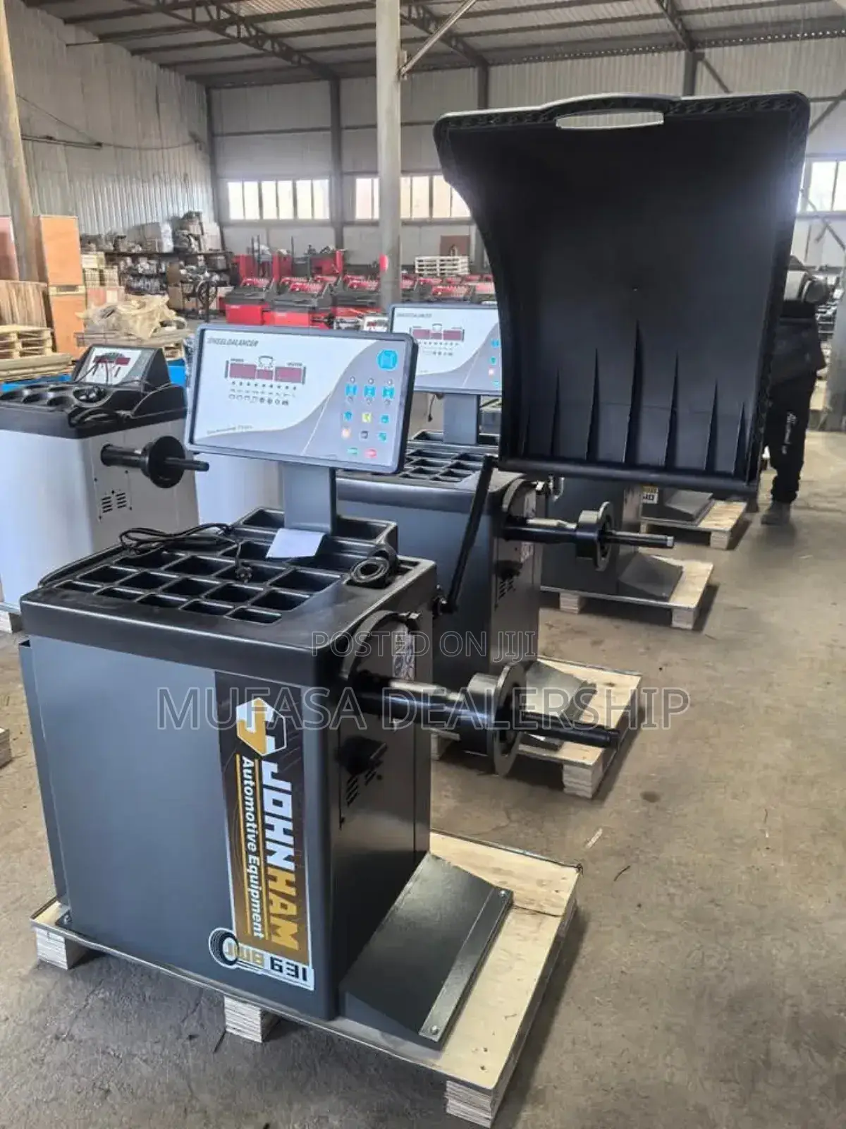 Automotive Wheel Balancer Machine