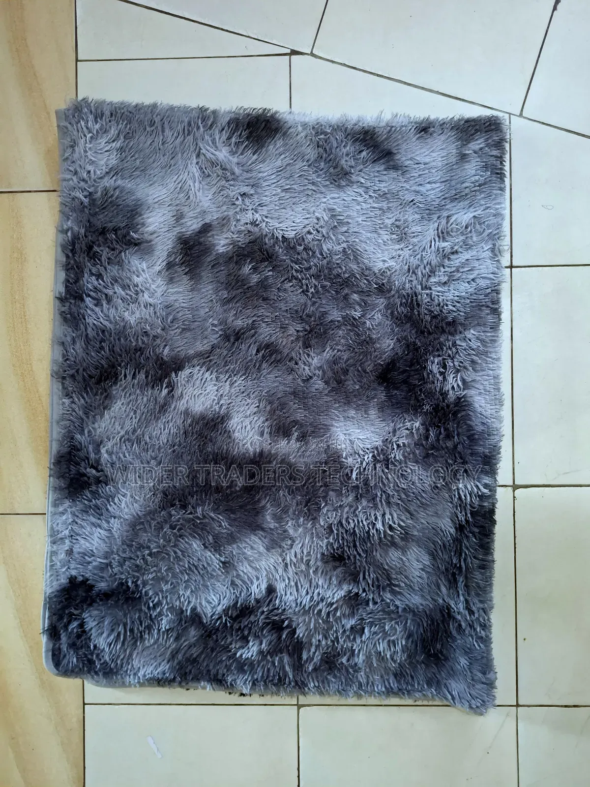 *Fluffy Carpets*
Size: 5x8ft
Single Pc