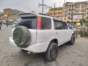 Honda CR-V 1995 White