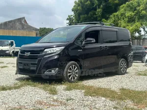 Toyota Voxy 2018 Purple