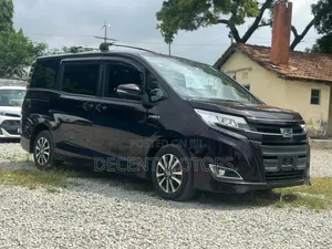 Toyota Voxy 2018 Purple