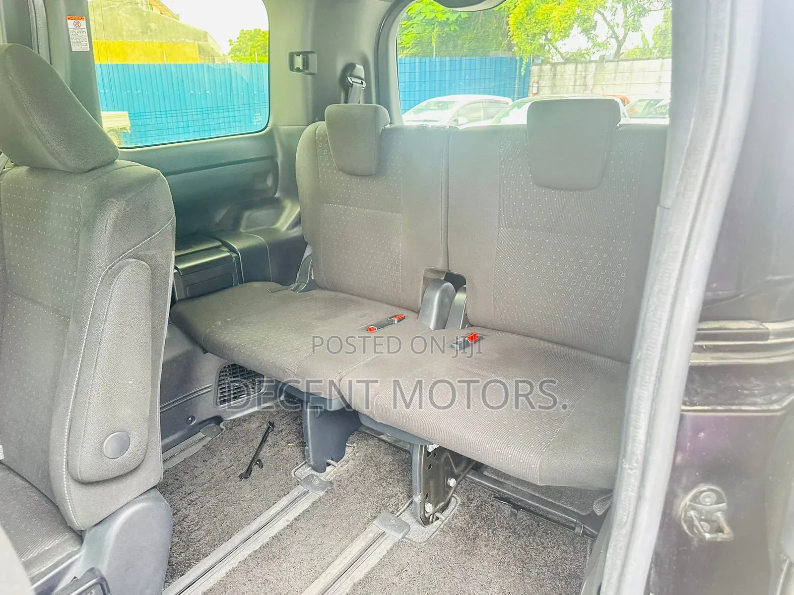 Toyota Voxy 2018 Purple