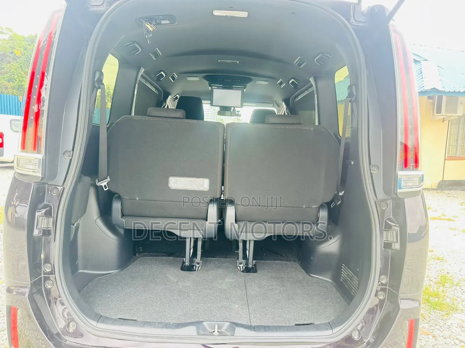 Toyota Voxy 2018 Purple